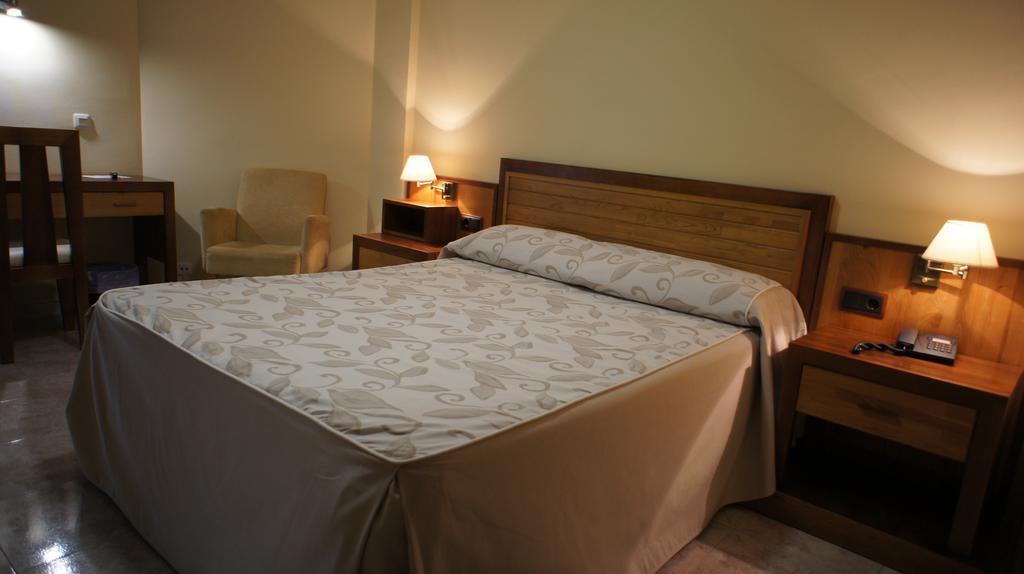 Alcántara Hotel Puente Romano חדר תמונה